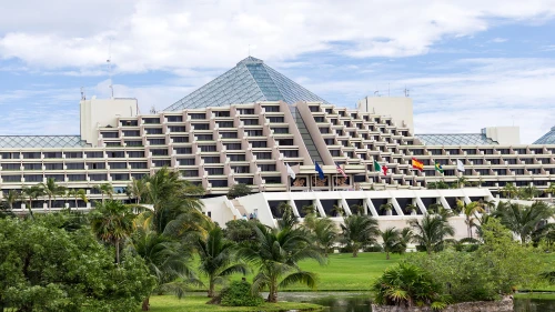 Grand Oasis Cancun Vacation Package