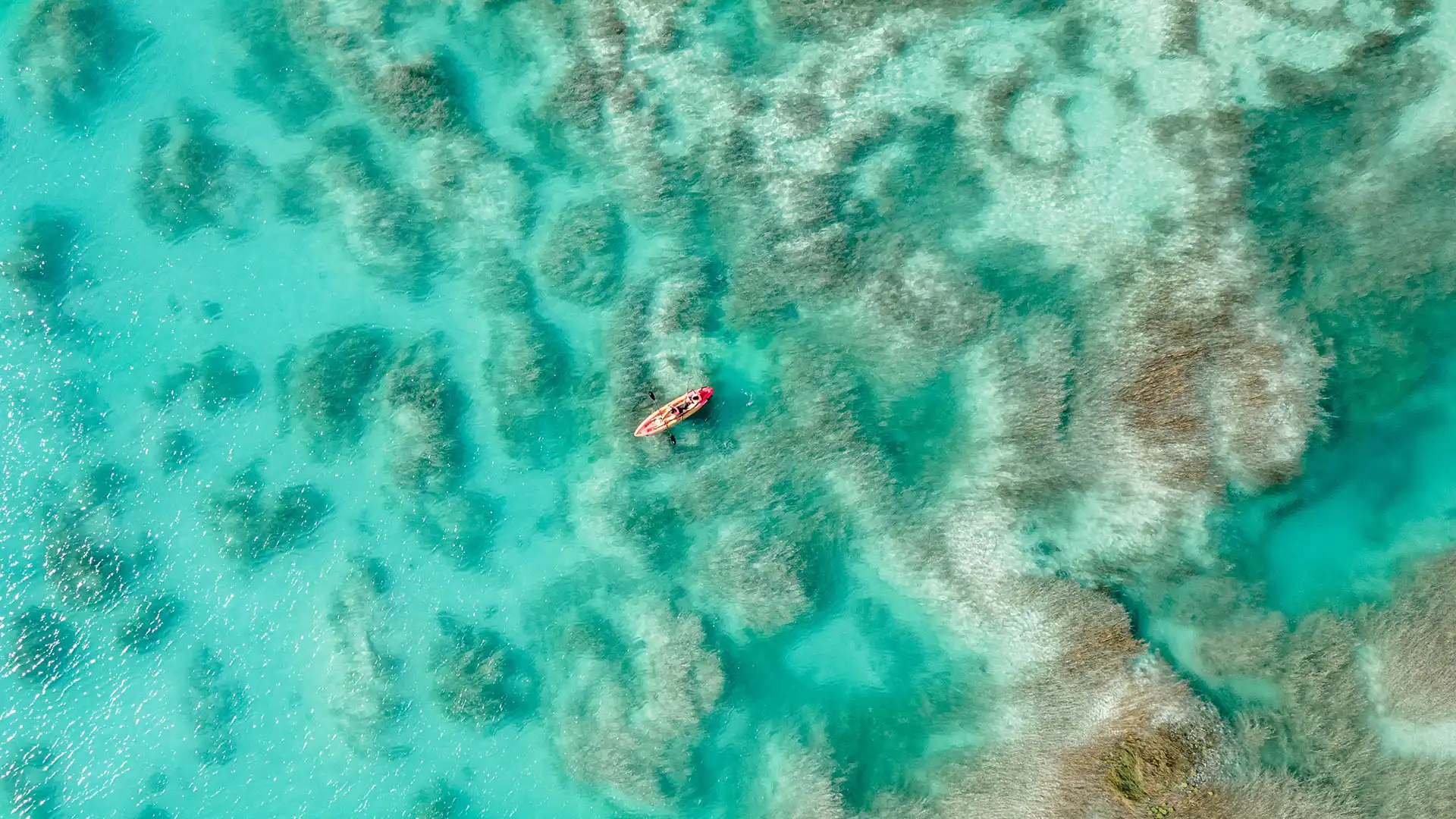 Kayak in Los Rapidos, Bacalar